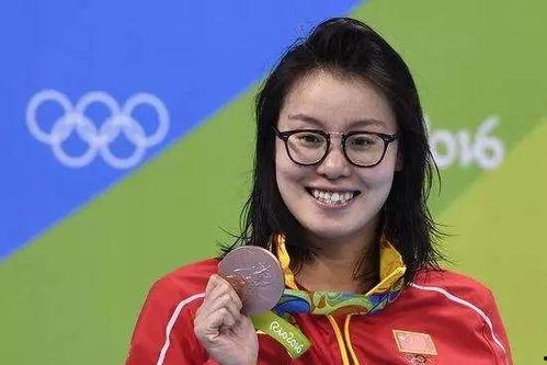 娱乐圈弯弯吃瓜,揭秘弯弯吃瓜背后的娱乐风云